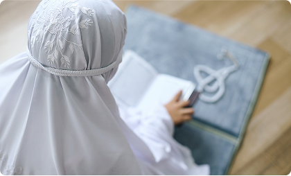 young-girl-reading-kor-2024-02-28-01-06-59-utc 2